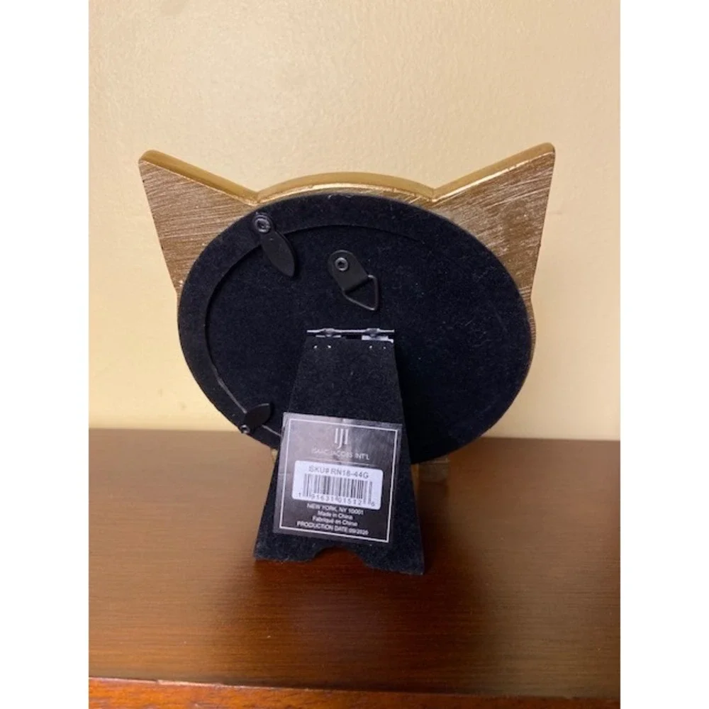 Isaac Jacobs Gold Cat Picture Frame 4x4 Round Tabletop Wall Decor RN18-44G